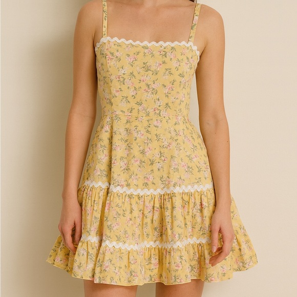 Dresses & Skirts - Floral Yellow Dress with Spaghetti Straps
